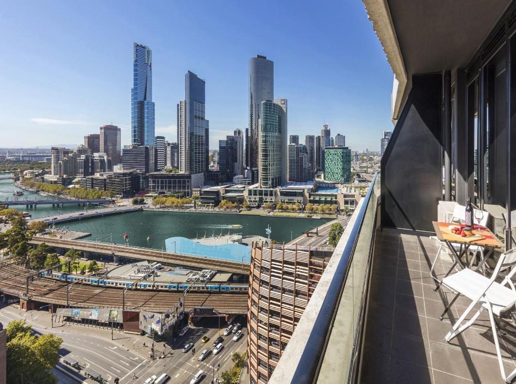 Aura On Flinders Serviced Apartments Melbourne Eksteriør bilde
